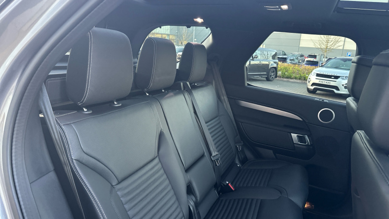 Land Rover Discovery 3.0 D350 Dynamic SE 5dr Auto Diesel Station Wagon